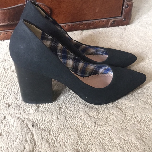 Black Chunky Heels - Picture 2 of 5